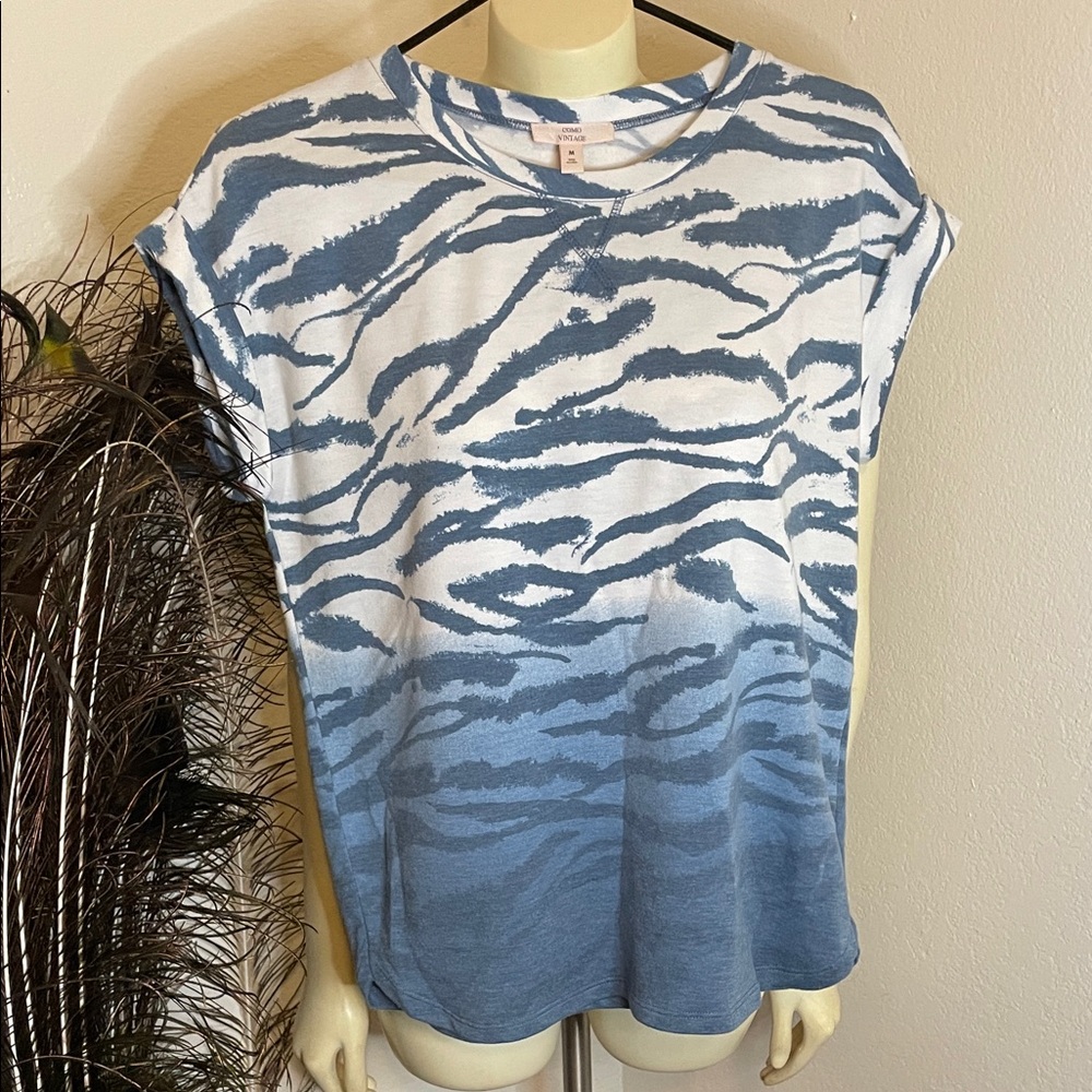 Como Vintage Blue and White Patterned Muscle Tee